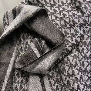 *NWT* Authentic MICHAEL Michael Kors Scarf/Wrap